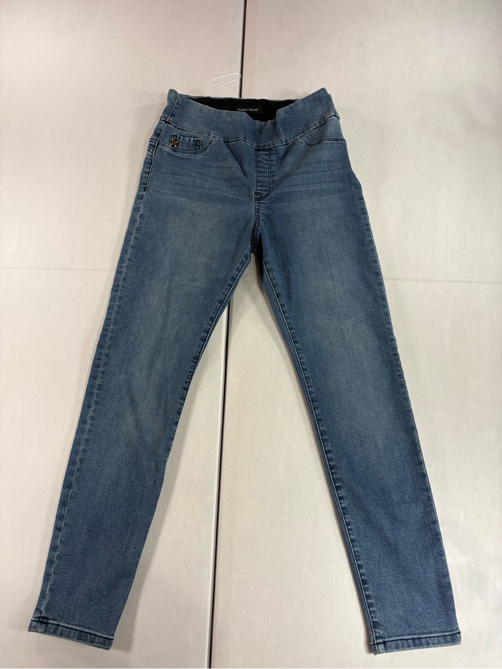 Ivanka Trump Women’s Skinny Jeans Blue Stretch Waist Side Zip 12” Flat